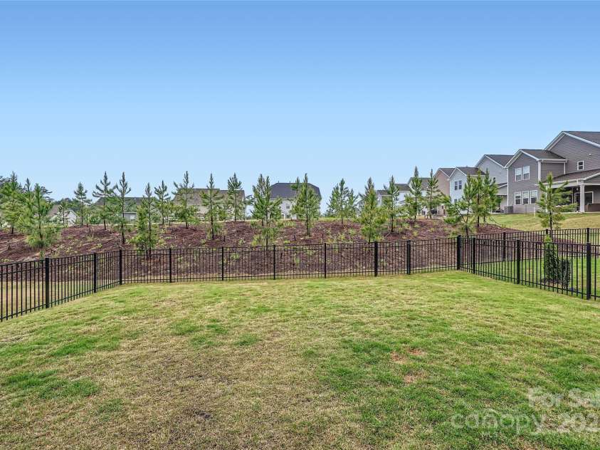 15116 Caspian Way, Charlotte, NC 28278.  MLS# CAR4245976, YatesRealty ID 17866. 