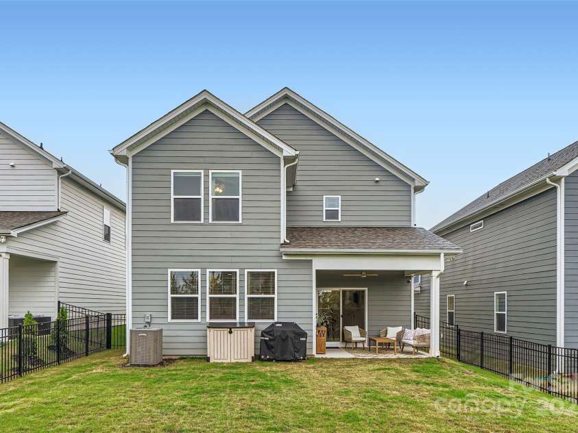 15116 Caspian Way, Charlotte, NC 28278.  MLS# CAR4245976, YatesRealty ID 17866. 