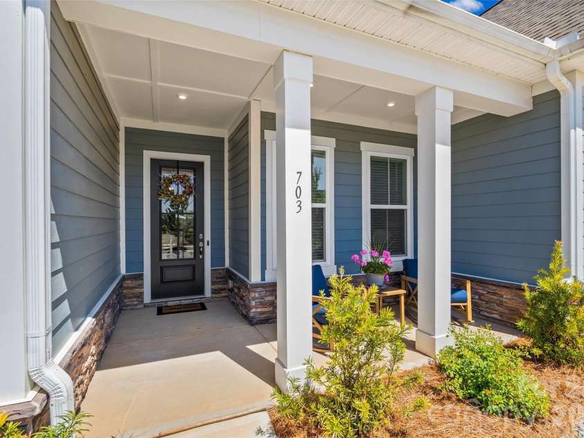 703 Bee Ridge Road, Belmont, NC 28012.  MLS# CAR4363166, YatesRealty ID 17866. 