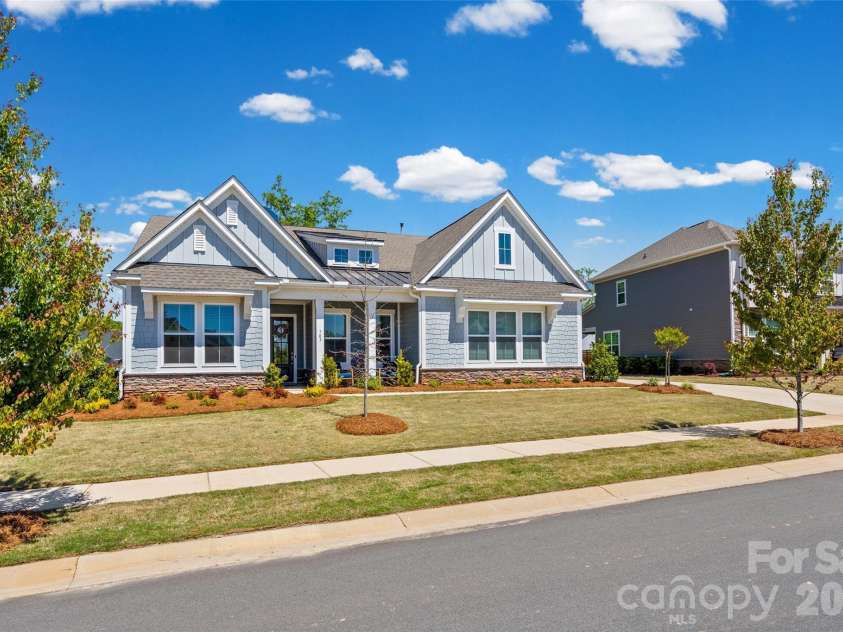 703 Bee Ridge Road, Belmont, NC 28012.  MLS# CAR4363166, YatesRealty ID 17866. 