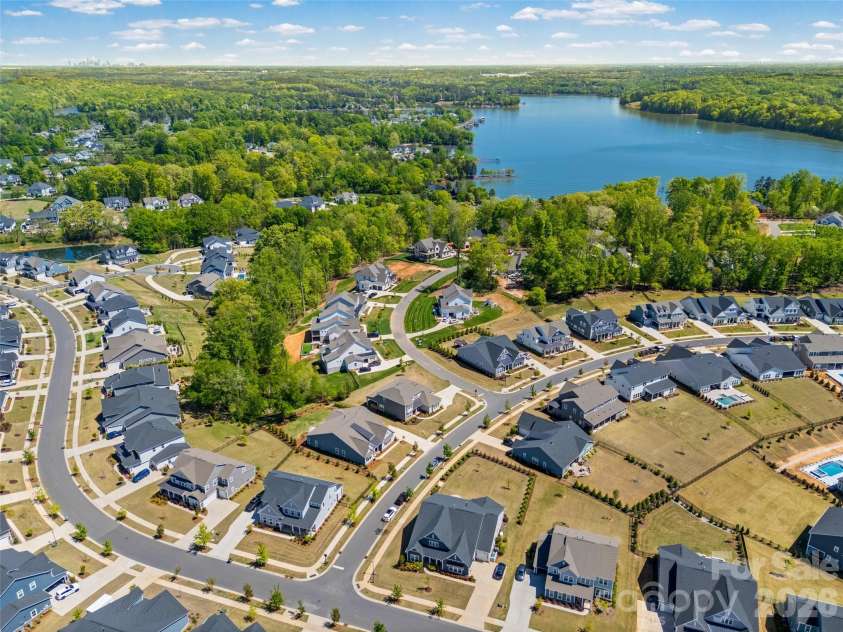 703 Bee Ridge Road, Belmont, NC 28012.  MLS# CAR4363166, YatesRealty ID 17866. 