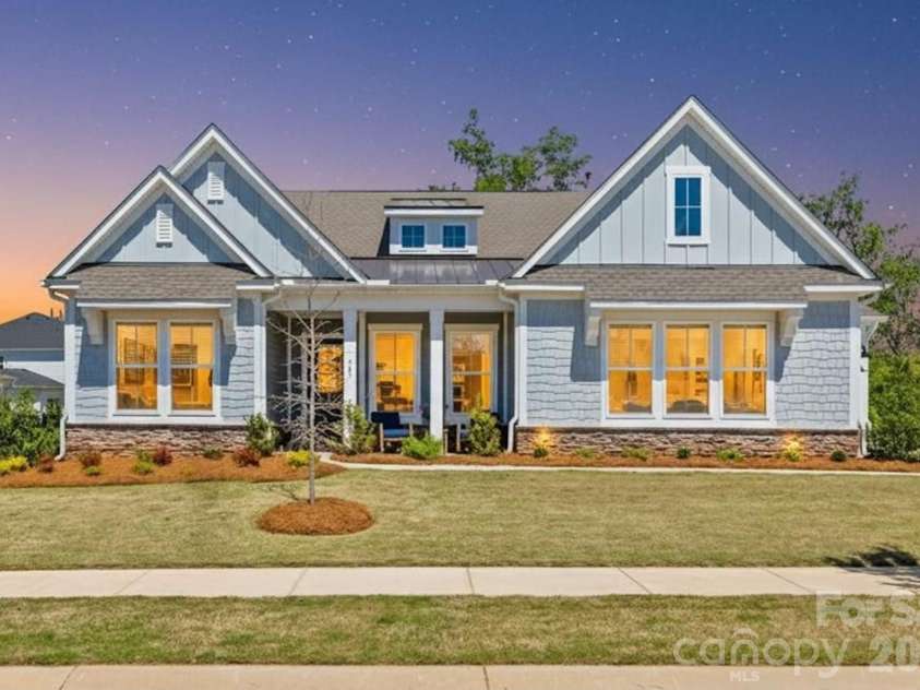 703 Bee Ridge Road, Belmont, NC 28012.  MLS# CAR4363166, YatesRealty ID 17866. 