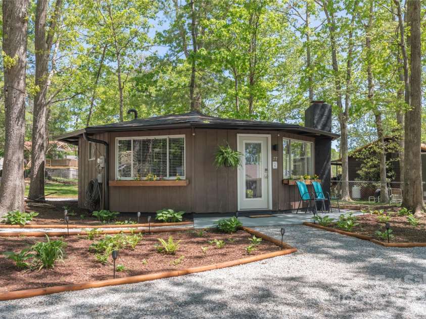 8 Palatka Street, Arden, NC 28704.  MLS# CAR4280248, YatesRealty ID 17867. 