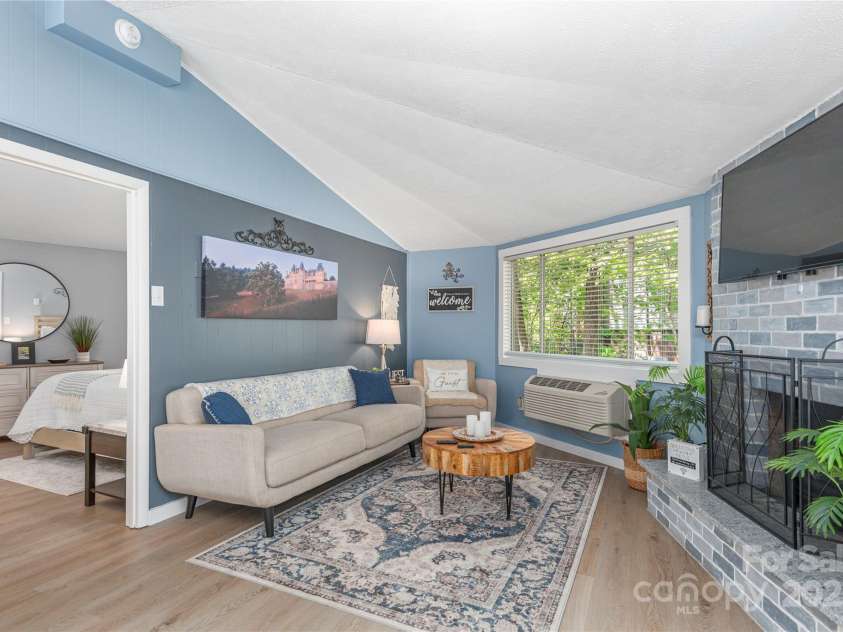 8 Palatka Street, Arden, NC 28704.  MLS# CAR4280248, YatesRealty ID 17867. 