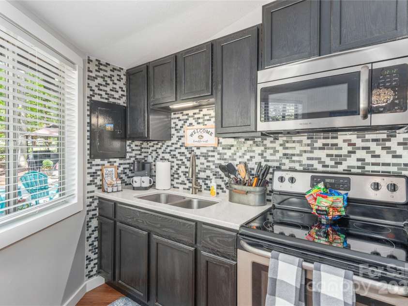 8 Palatka Street, Arden, NC 28704.  MLS# CAR4280248, YatesRealty ID 17867. 