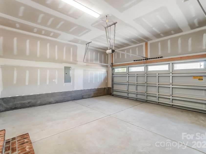 2907 Trade Street, Charlotte, NC 28208.  MLS# CAR4254572, YatesRealty ID 17868. 2-Car Garage