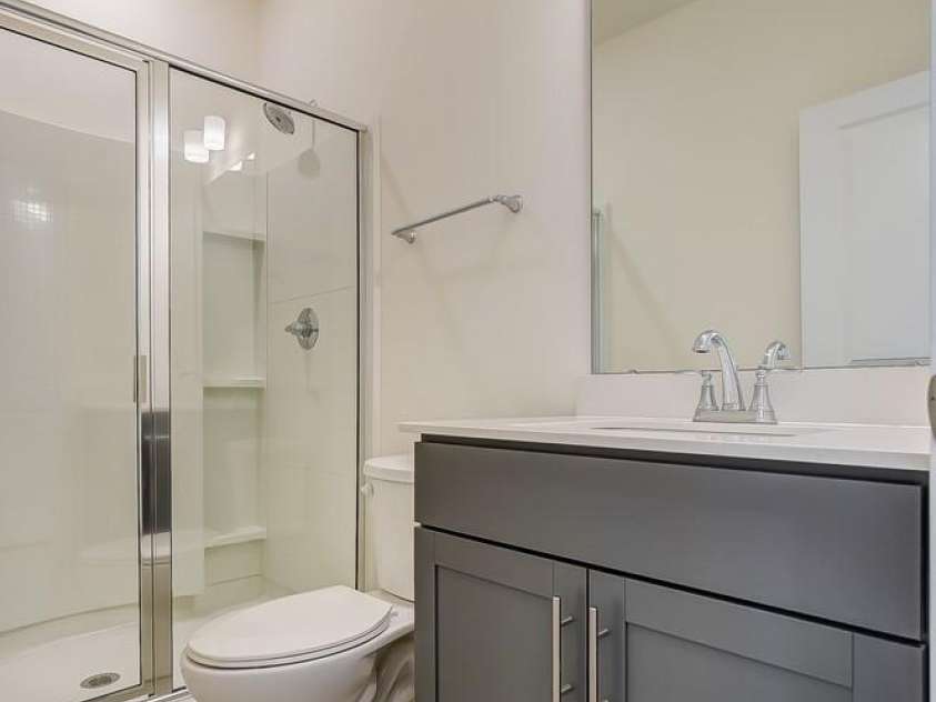 2907 Trade Street, Charlotte, NC 28208.  MLS# CAR4254572, YatesRealty ID 17868. Bathroom - Lower Level