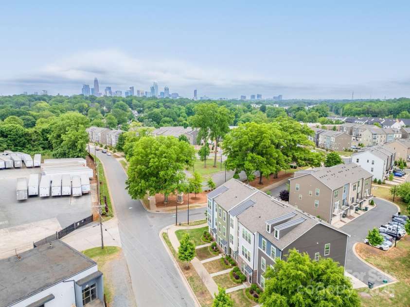 2907 Trade Street, Charlotte, NC 28208.  MLS# CAR4254572, YatesRealty ID 17868. Minutes from Uptown Charlotte