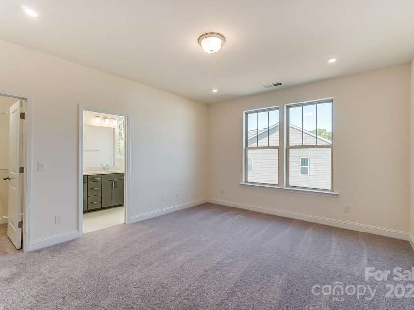2907 Trade Street, Charlotte, NC 28208.  MLS# CAR4254572, YatesRealty ID 17868. Primary Bedroom - Upper Level