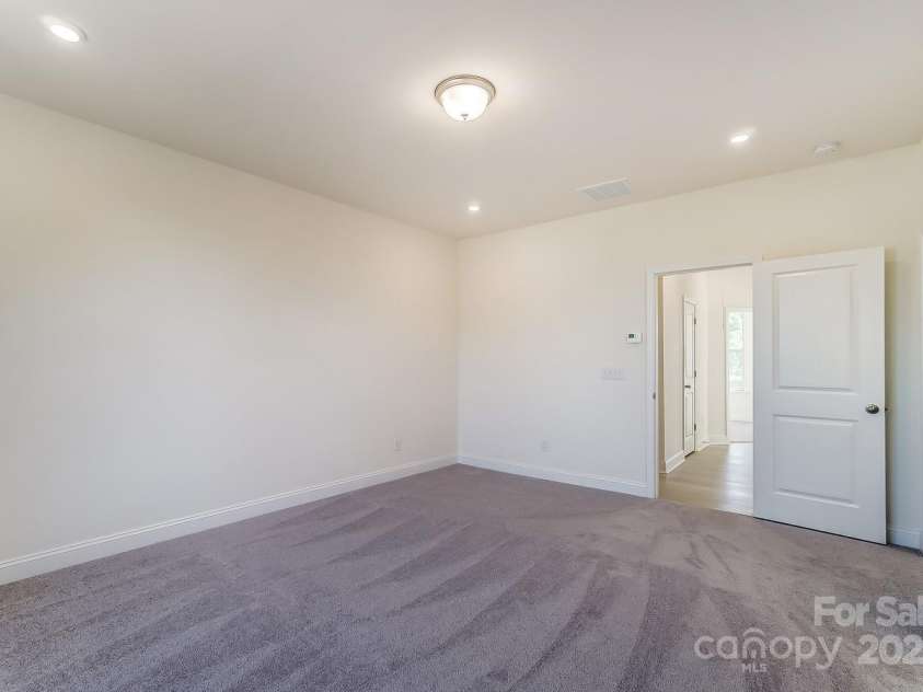 2907 Trade Street, Charlotte, NC 28208.  MLS# CAR4254572, YatesRealty ID 17868. Primary Bedroom - Upper Level