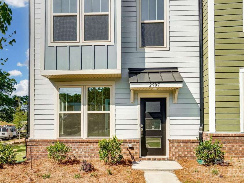 2907 Trade Street, Charlotte, NC 28208.  MLS# CAR4254572, YatesRealty ID 17868. You're going to LOVE living at 2907 West Trade Street!!