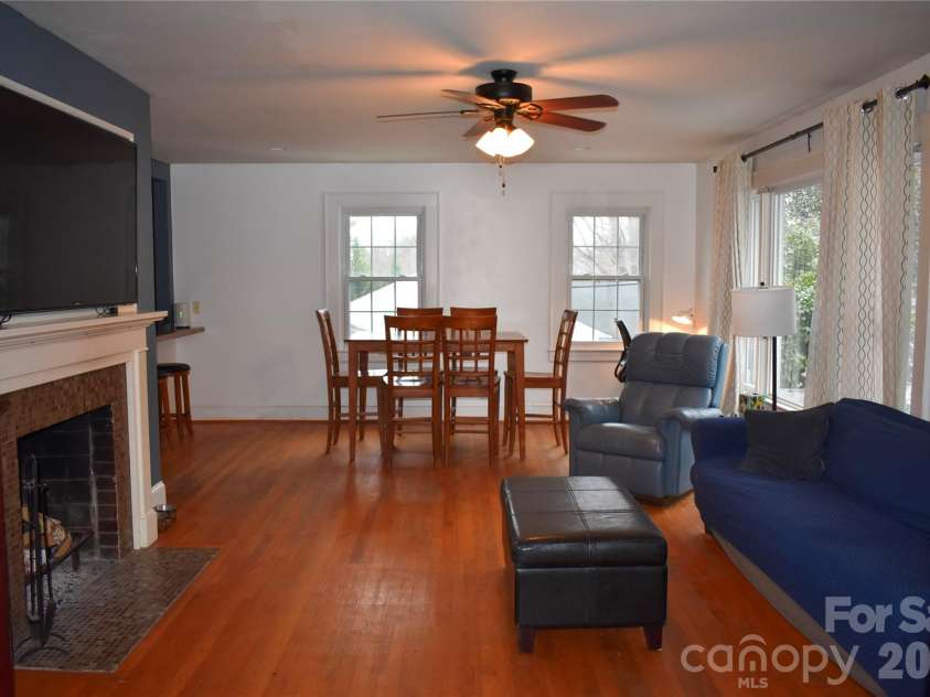 3 Forest Drive, Lexington, NC 27292.  MLS# CAR4342487, YatesRealty ID 17868. 