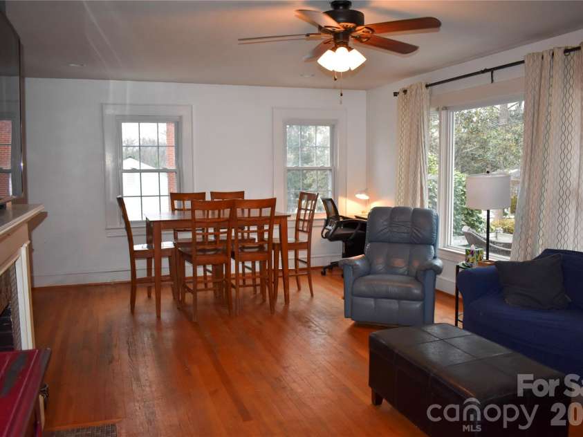3 Forest Drive, Lexington, NC 27292.  MLS# CAR4342487, YatesRealty ID 17868. 