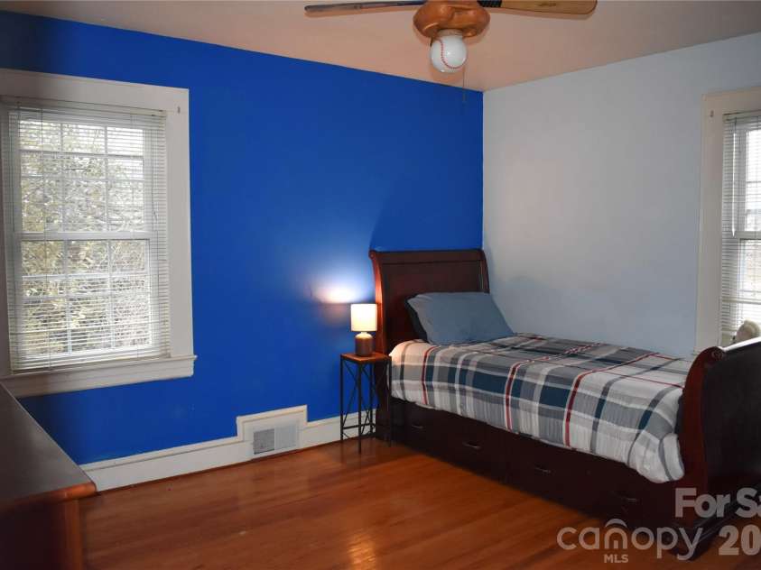 3 Forest Drive, Lexington, NC 27292.  MLS# CAR4342487, YatesRealty ID 17868. 