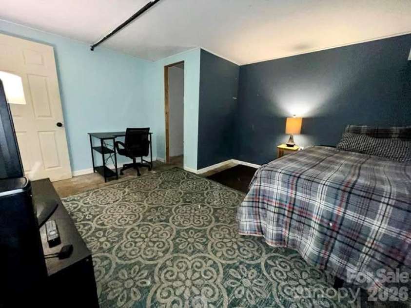 3 Forest Drive, Lexington, NC 27292.  MLS# CAR4342487, YatesRealty ID 17868. Flex Room in Basement