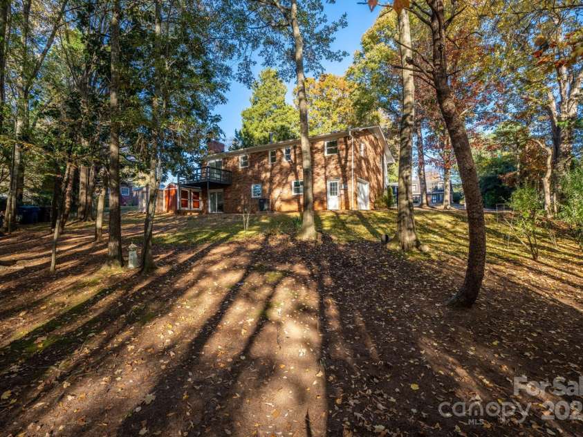 1185 10th Street Place Circle, Hickory, NC 28601.  MLS# CAR4318736, YatesRealty ID 17869. 