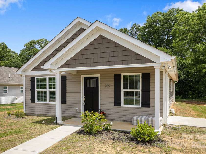 209 Gregory Street, Lancaster, SC 29720.  MLS# CAR4260122, YatesRealty ID 17869. 