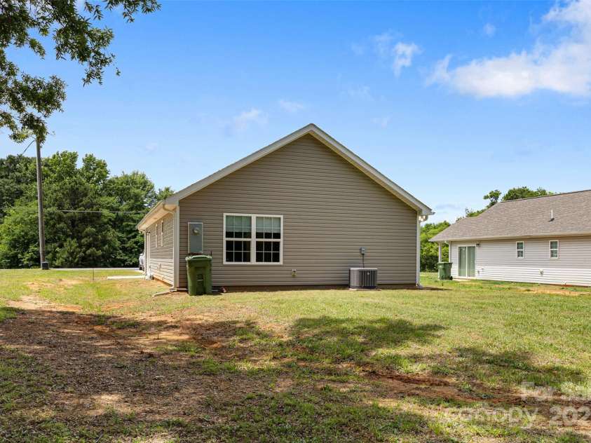 209 Gregory Street, Lancaster, SC 29720.  MLS# CAR4260122, YatesRealty ID 17869. 
