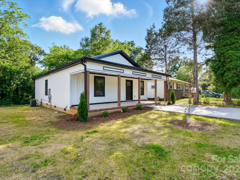 253 Hall Avenue, Concord, NC 28027.  MLS# CAR4260681, YatesRealty ID 17870. 