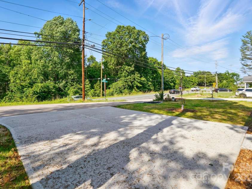 253 Hall Avenue, Concord, NC 28027.  MLS# CAR4260681, YatesRealty ID 17870. 