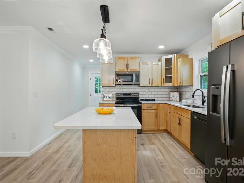 253 Hall Avenue, Concord, NC 28027.  MLS# CAR4260681, YatesRealty ID 17870. 