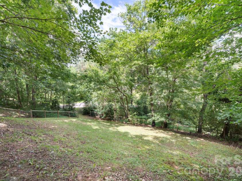 8 Blue Sky Drive, Leicester, NC 28748.  MLS# CAR4359937, YatesRealty ID 17871. 1.21 Acres