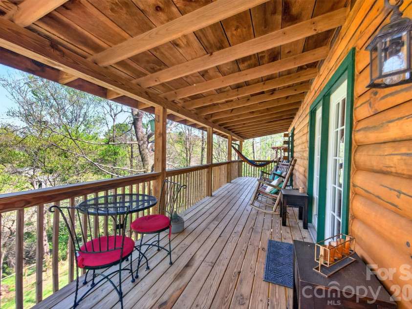8 Blue Sky Drive, Leicester, NC 28748.  MLS# CAR4359937, YatesRealty ID 17871. 