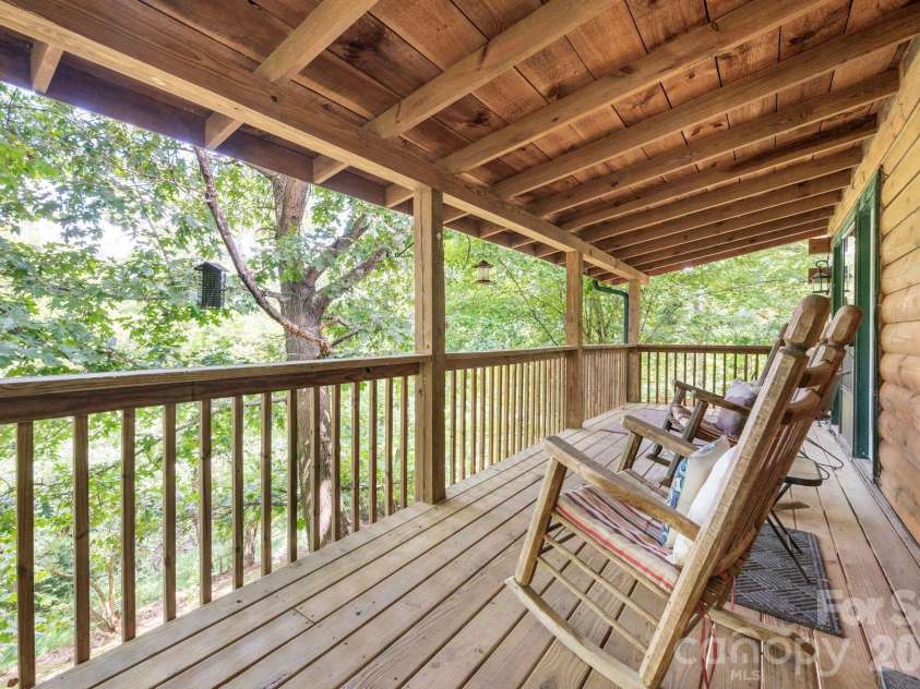 8 Blue Sky Drive, Leicester, NC 28748.  MLS# CAR4359937, YatesRealty ID 17871. 