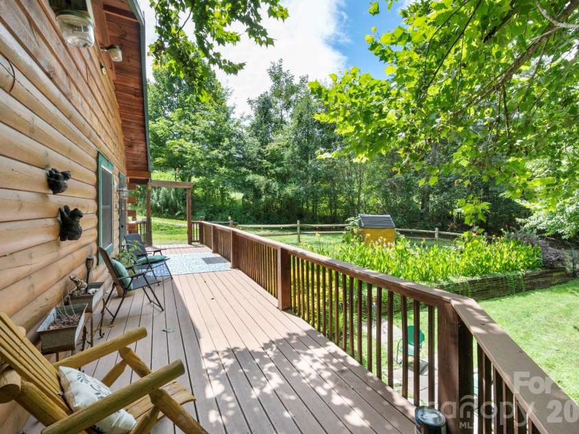 8 Blue Sky Drive, Leicester, NC 28748.  MLS# CAR4359937, YatesRealty ID 17871. Gorgeous Gardens
