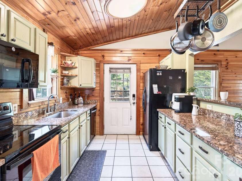 8 Blue Sky Drive, Leicester, NC 28748.  MLS# CAR4359937, YatesRealty ID 17871. Kitchen Has Outside Access