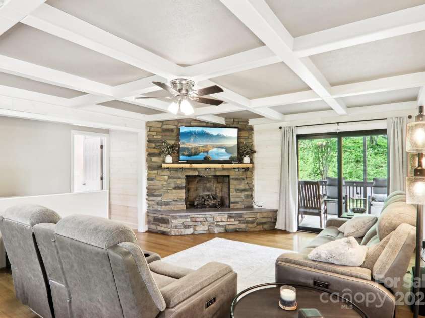 68 Broyles Road, Hendersonville, NC 28791.  MLS# CAR4263952, YatesRealty ID 17872. 