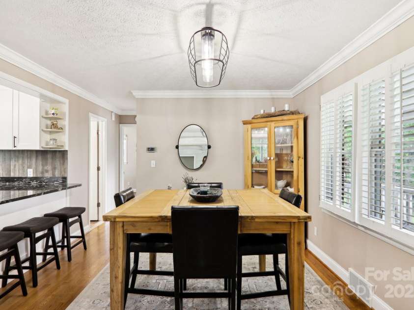 68 Broyles Road, Hendersonville, NC 28791.  MLS# CAR4263952, YatesRealty ID 17872. 