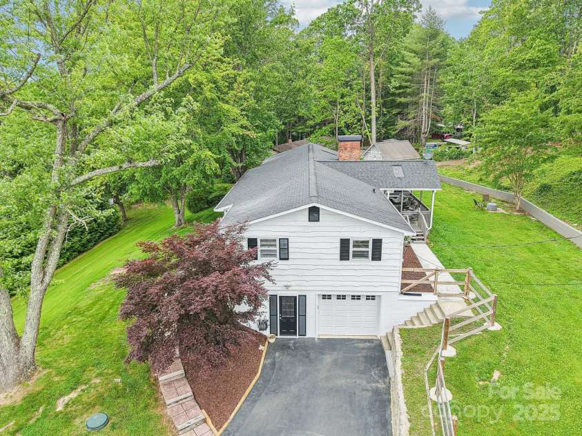 68 Broyles Road, Hendersonville, NC 28791.  MLS# CAR4263952, YatesRealty ID 17872. 