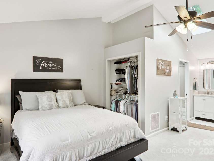 68 Broyles Road, Hendersonville, NC 28791.  MLS# CAR4263952, YatesRealty ID 17872. Primary Closet #1