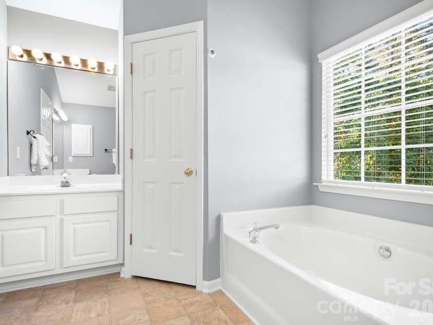 171 Vance Crescent Drive, Mooresville, NC 28117.  MLS# CAR4309419, YatesRealty ID 17873. 