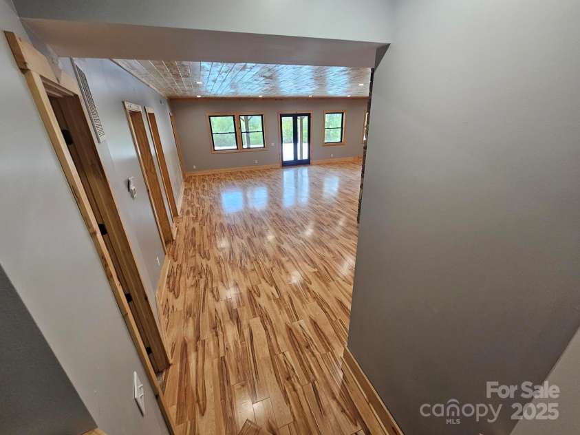 1076 Table View Drive, Morganton, NC 28655.  MLS# CAR4268150, YatesRealty ID 17874. 