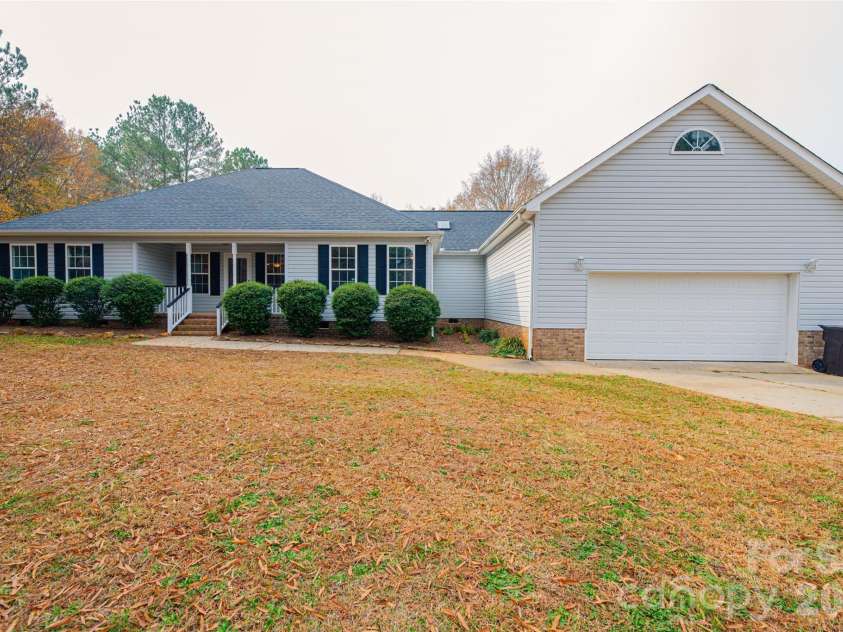 2999 Eastview Road, Rock Hill, SC 29732.  MLS# CAR4318655, YatesRealty ID 17874. 