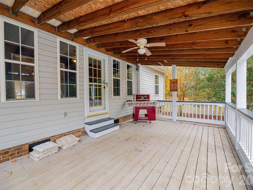 2999 Eastview Road, Rock Hill, SC 29732.  MLS# CAR4318655, YatesRealty ID 17874. 