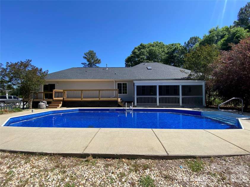 2999 Eastview Road, Rock Hill, SC 29732.  MLS# CAR4318655, YatesRealty ID 17874. 