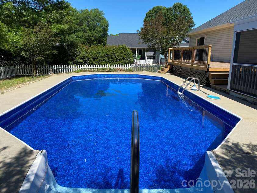 2999 Eastview Road, Rock Hill, SC 29732.  MLS# CAR4318655, YatesRealty ID 17874. 