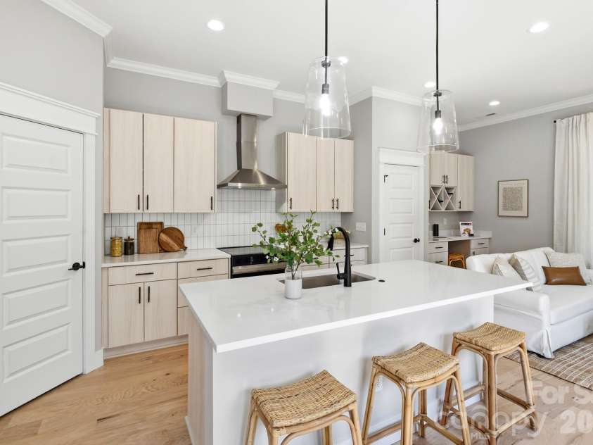 103 Collin Place, Asheville, NC 28804.  MLS# CAR4320908, YatesRealty ID 17875. 