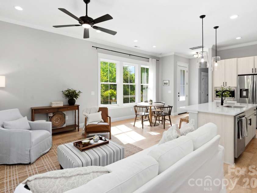 103 Collin Place, Asheville, NC 28804.  MLS# CAR4320908, YatesRealty ID 17875. 