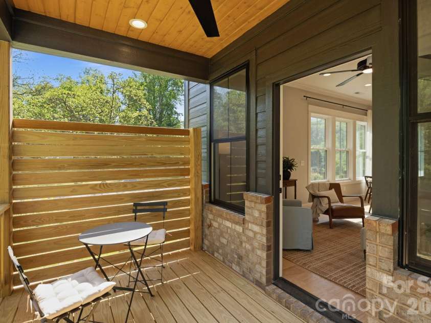 103 Collin Place, Asheville, NC 28804.  MLS# CAR4320908, YatesRealty ID 17875. 