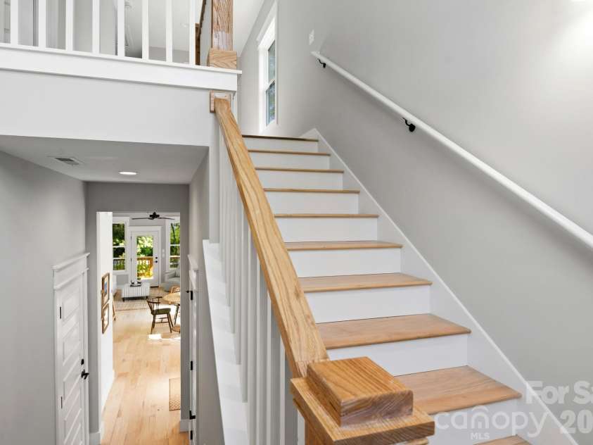 103 Collin Place, Asheville, NC 28804.  MLS# CAR4320908, YatesRealty ID 17875. 