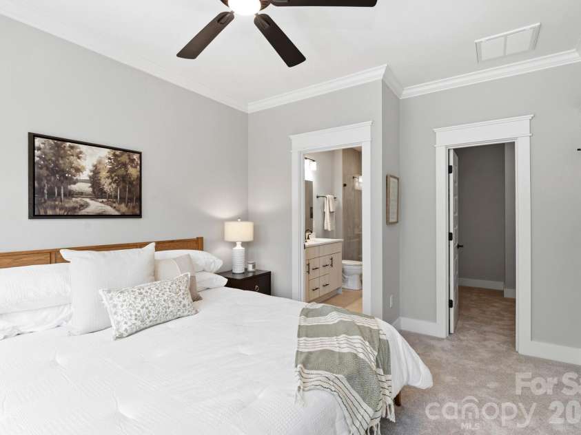 103 Collin Place, Asheville, NC 28804.  MLS# CAR4320908, YatesRealty ID 17875. 