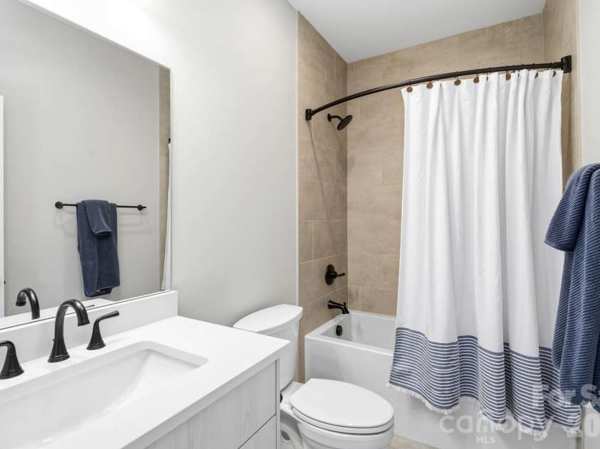 103 Collin Place, Asheville, NC 28804.  MLS# CAR4320908, YatesRealty ID 17875. 