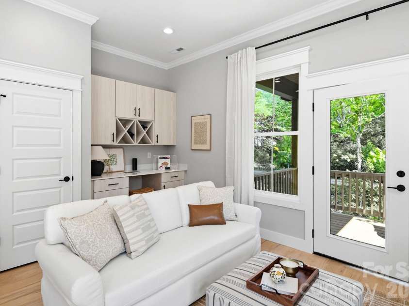 103 Collin Place, Asheville, NC 28804.  MLS# CAR4320908, YatesRealty ID 17875. 