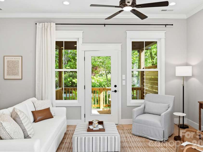 103 Collin Place, Asheville, NC 28804.  MLS# CAR4320908, YatesRealty ID 17875. 