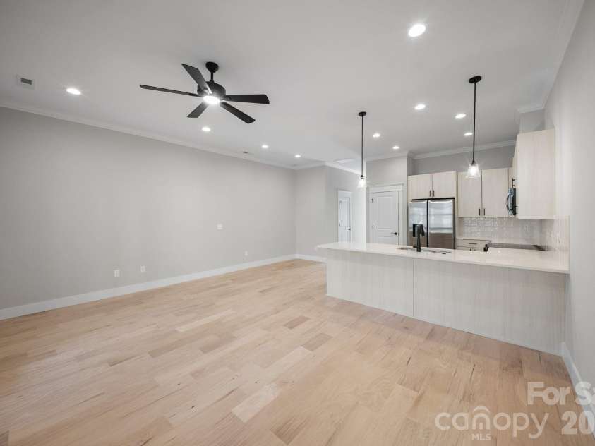 105 Collin Place, Asheville, NC 28804.  MLS# CAR4320936, YatesRealty ID 17876. 