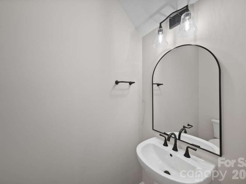 105 Collin Place, Asheville, NC 28804.  MLS# CAR4320936, YatesRealty ID 17876. 